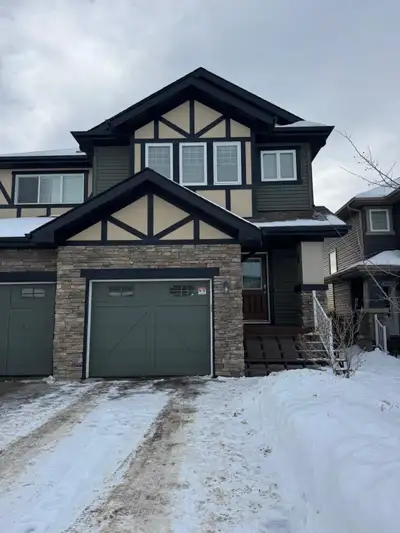 Beautiful 3 Bed / 2.5 Bath House for Rent – SW Edmonton Weidle way SW, Edmonton $2200 per month 1,35...