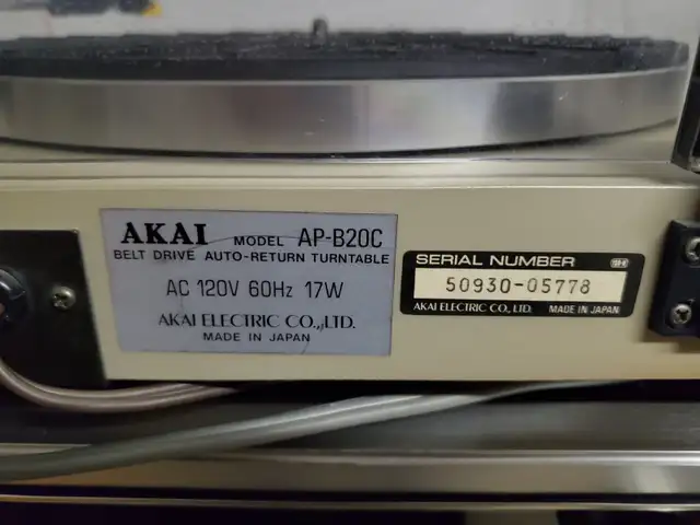 AKAI AP-B20CS RARE VINTAGE BELT DRIVE AUTO-RETURN TURNTABLE BOX in Stereo Systems & Home Theatre in Markham / York Region - Image 8