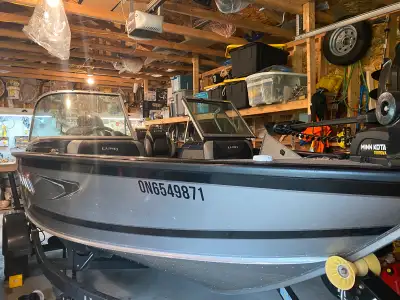 I am selling a 2019 Lund 1775 Crossover XS, a versatile boat designed for both fishing and family fu...