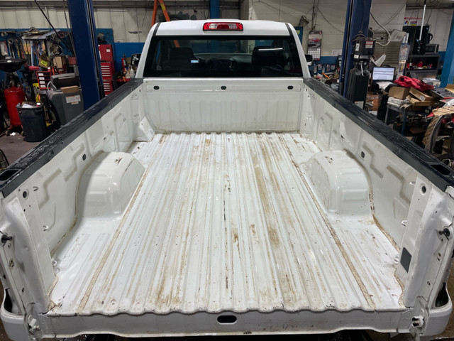 TRUCK BOX 2021 Chevy Silverado 1500 *SEE PHOTOS* in Auto Body Parts in Kitchener / Waterloo - Image 3