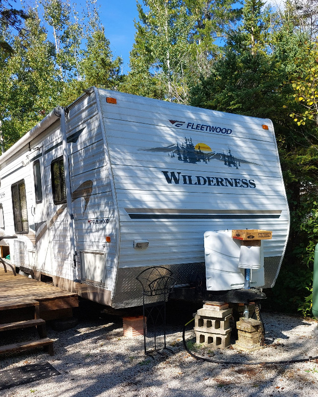 Trailer for sale – 2004 24-ft Fleetwood Wilderness in Travel Trailers & Campers in Owen Sound