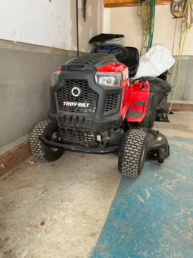 tracteur a gazon in Lawnmowers & Leaf Blowers in Laval / North Shore - Image 5