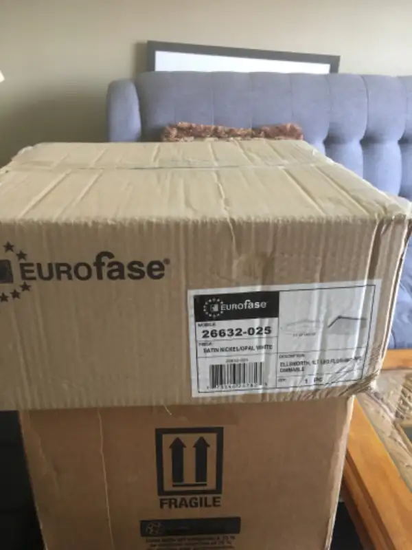 Ellesworth LED Square Flush Mount Light Fixture in Indoor Lighting & Fans in Mississauga / Peel Region - Image 3