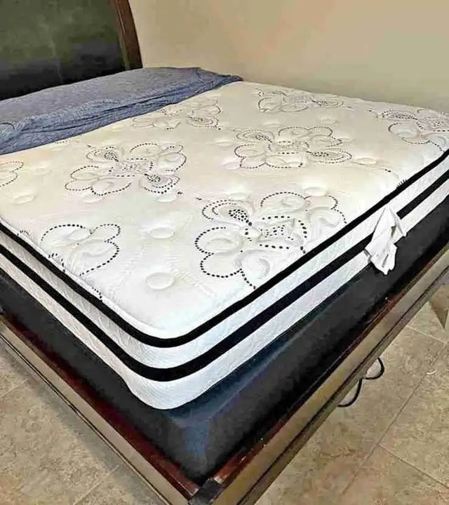 matelas avaliable in Beds & Mattresses in City of Montréal - Image 2