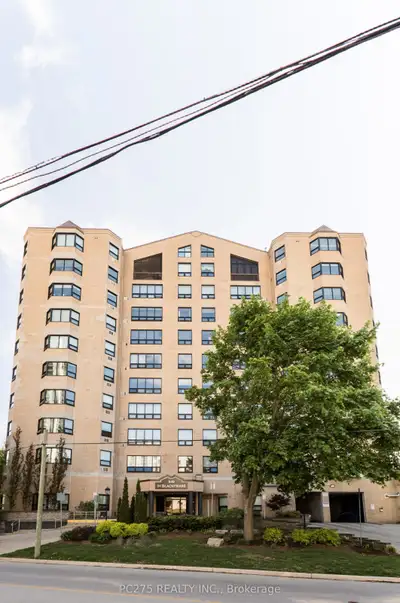 3-bedroom,  2-bath Downtown Condo Overlooking the Thames River