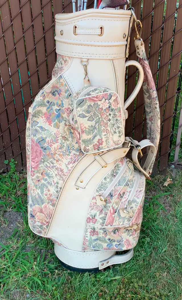 GOLF BAG LADIES MCGREGOR IN VERY GOOD CONDITION-PINK INSIDE63373373277571122