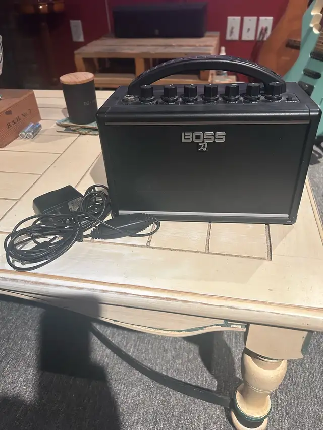 BOSS KATANA MINI in Amps & Pedals in Saint-Hyacinthe - Image 2
