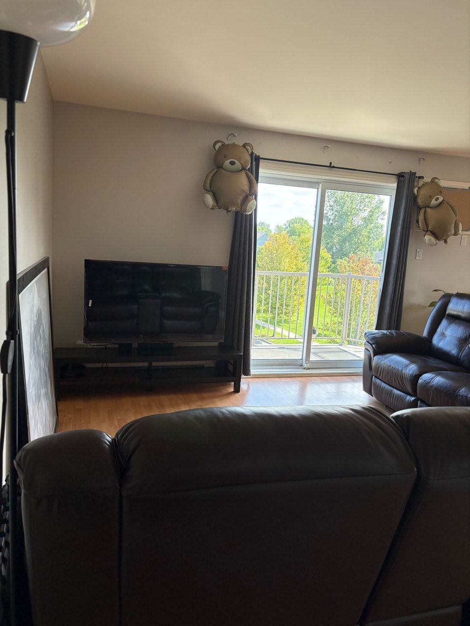 Spacious 2-Bedroom Apartment in Pierrefonds 3