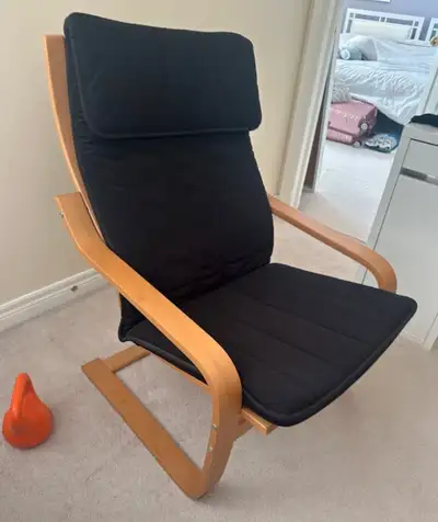 Modern Bentwood Lounge Chair – Like New! Reason for Sale: Leaving the country Smoke-free | Pet-free...