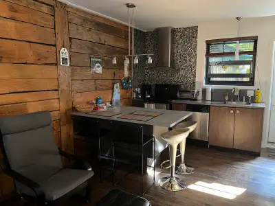 À louer pour mai et/ou juin, disponible le 4 mai. Condo 2 pièces 1/2 dans le Vieux Québec rue Ste-An...