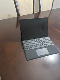 Brand new Microsoft surface pro 9 fresh out of the box 3 days ol