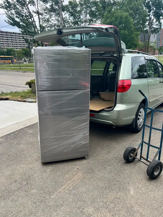 30” BRAND NEW FRIDGE 628632716510731227