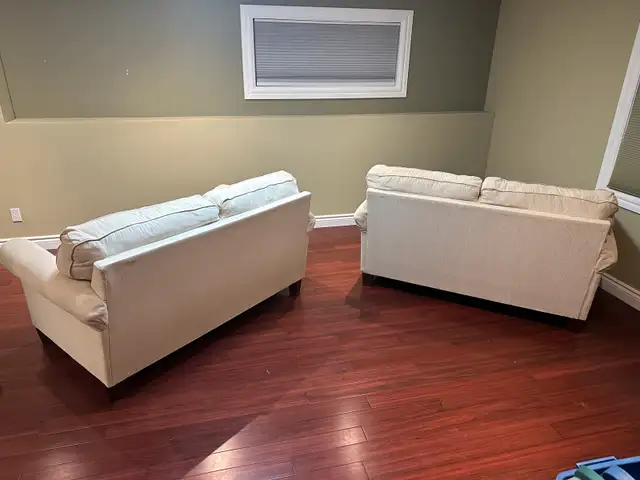 2 love seat couchs62863266021377123