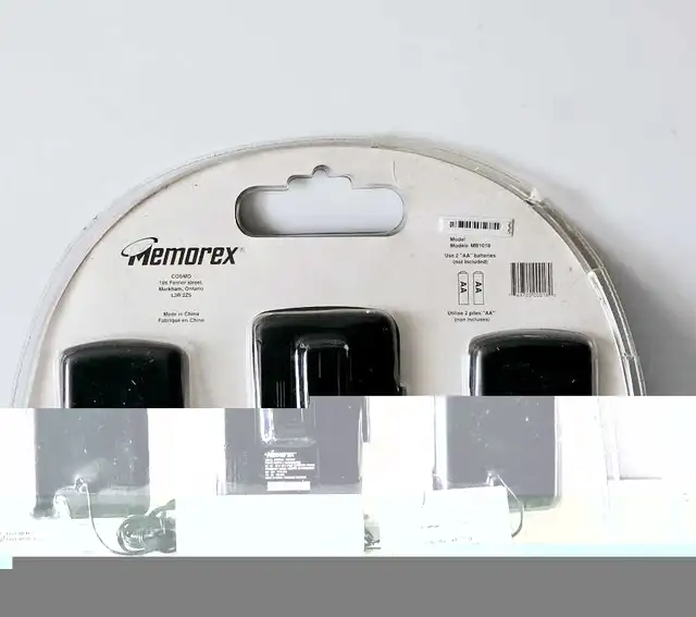 Memorex Personal Portable AM  FM Stereo Cassette Player  in General Electronics in City of Montréal - Image 6