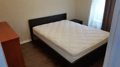 Room for rent in an up and down Duplex Upper Level. Room is unfurnished. Close to downtown. No laund...