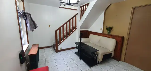 Double-size Private room, Furnished in Room Rentals & Roommates in Peterborough - Image 7