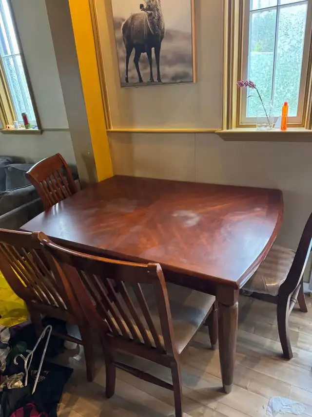 Solid Wood Dining Table with 4 Chairs and leaf insert $250 obo in Dining Tables & Sets in Cole Harbour - Image 2