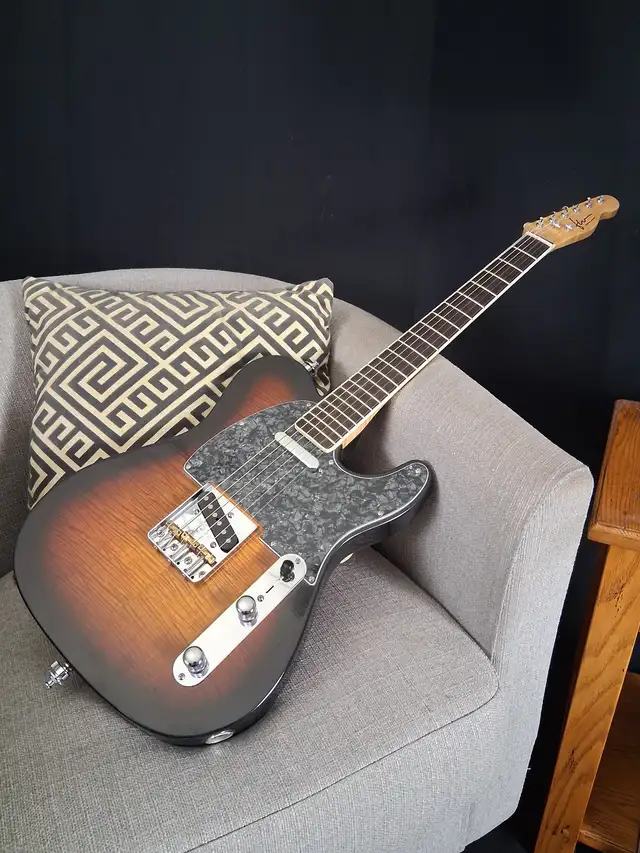Guitare luthier - Télécaster in Guitars in Québec City - Image 3