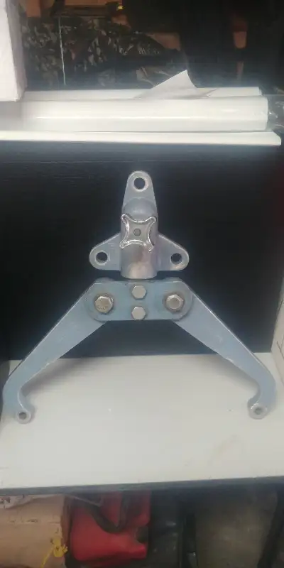 Rack pour transmission et différentiel OTC 7020 Prix neuf 648.23$ US ou 934.71$ canadien Voir photos...
