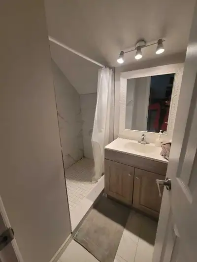 Available Now shared kitchen and bath with other male . All included wifi laundry and utielieties. 1...