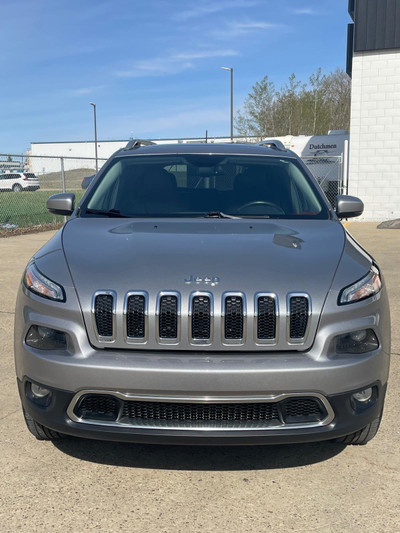 !!! One owner Jeep Cherokee limited with only 101,500km !!!