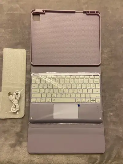 iPad Pro 13 inch Case 2024 with Keyboard, Smart Folio Cover with Upper Pencil Holder for iPad 13 Pro...
