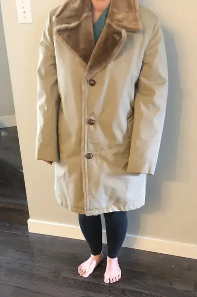Men's medium length winter/fall jacket, View more