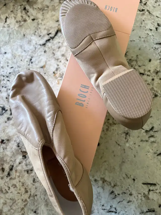 Like new dance shoes size 9.5 in Other in Winnipeg - Image 2