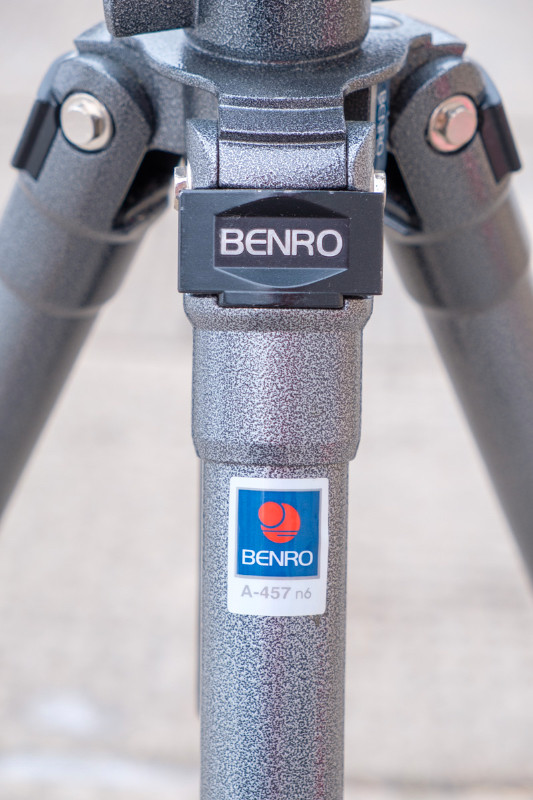 Benro Tripod w Benro Ball Head in Cameras & Camcorders in Winnipeg - Image 2