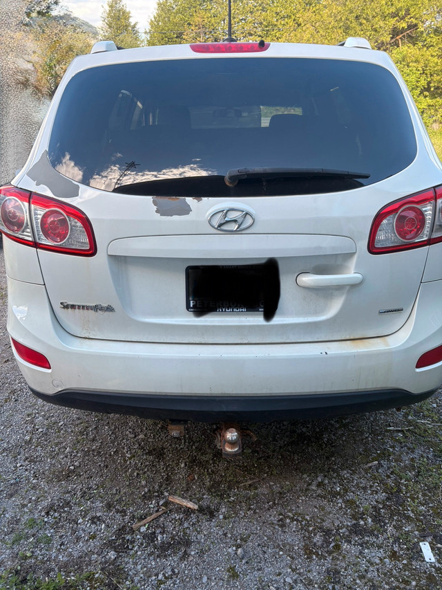 2012 Hyundai Santa Fe as is in Cars & Trucks in Peterborough - Image 4