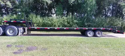 1994 Step deck equipment trailer- New electric brakes, New leafsprings, New paint, New plug end, Goo...