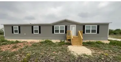 Looking for a mobile home to purchase. Must be in good condition, and able to be moved.