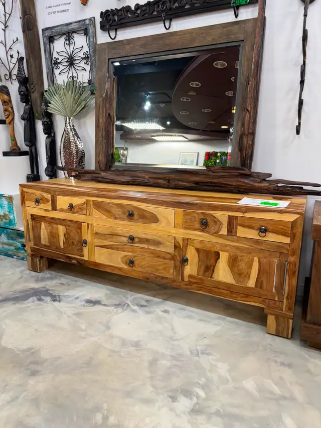 ✅Liquidation:Buffet bois de rose, Bahut,crédence multimédia Inde in TV Tables & Entertainment Units in City of Montréal - Image 3