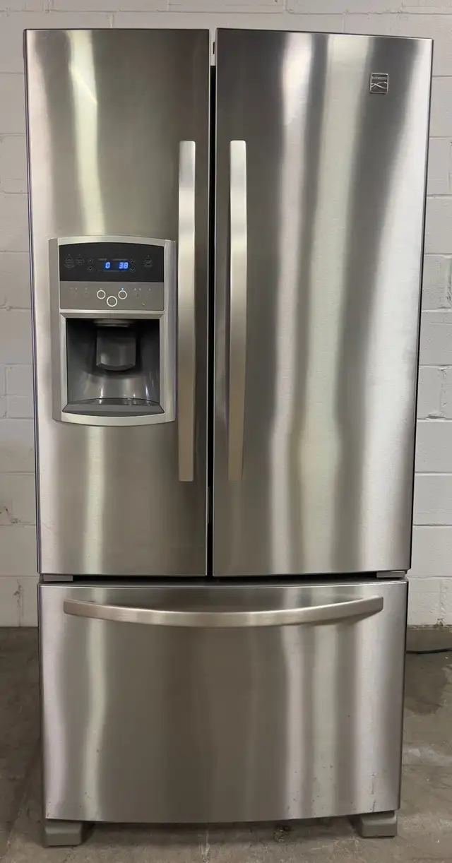 - Refrigerator “KENMORE” H70/W33/D31  With Ice/Water in Refrigerators in Barrie - Image 2