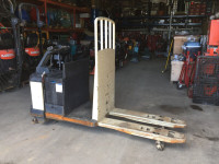 Jigger à batterie 6000 Livres CROWN Lift transpallette forklift