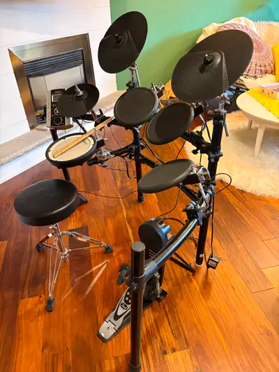 Roland TD-9S V-Tour Series Drum Kit Plus Pearl Single Drum Pedal, View more