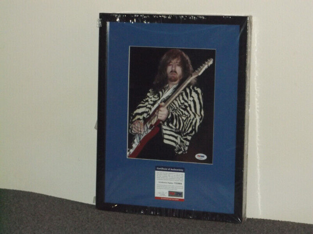 AEROSMITH BRAD WHITFORD,JOEY KRAMER SIGNED PHOTO'S FRAMED in Arts & Collectibles in Ottawa - Image 4