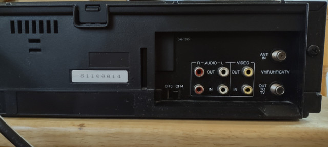 Vintage Ultra Rare Sears Canada VCR - Korean Made - With Remote in General Electronics in Markham / York Region - Image 3