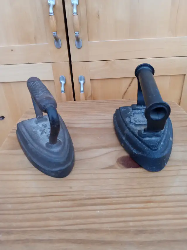 Two irons in Hobbies & Crafts in Ottawa - Image 2