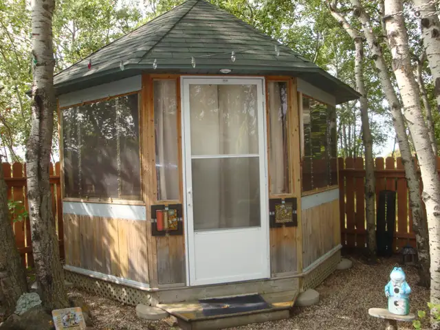 Cougar 5th wheel trailer and campsite regina beach campground in Travel Trailers & Campers in Regina - Image 3