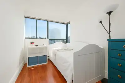 Available MAY 1st Looking for a responsible, independent, chill roommate (non-snorer preferred) for...