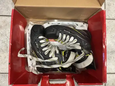 New CCM Tacks Skate Size 3, View more