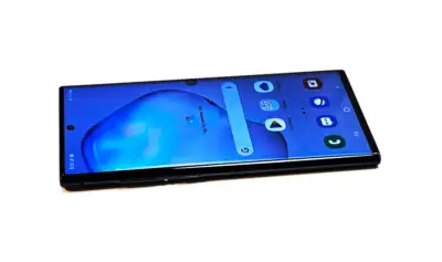 samsung galaxy note 10 in pristine condition. The phone is unlocked and works on any carrier network...