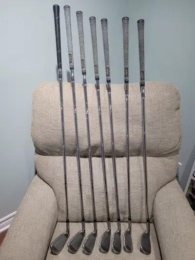 GOLFERS: Wilson Staff Di5 Irons (missing 6 iron), View more