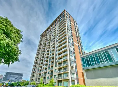 ✨Modern 1-Bedroom Condo for Rent – 13th Floor, Downtown Montréal