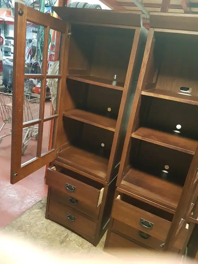 Entertainment Wall Unit in TV Tables & Entertainment Units in Mississauga / Peel Region - Image 4