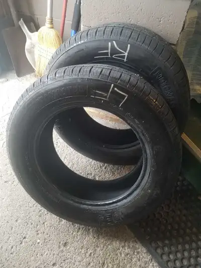 Set of 2 all season Motomaster SE3 tires used on front of a Pontiac Sunfire, 195/65R15. Used sparing...