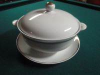 SOUP TUREEN, BRAND NEW, MADE IN GERMANY, FINE CHINA