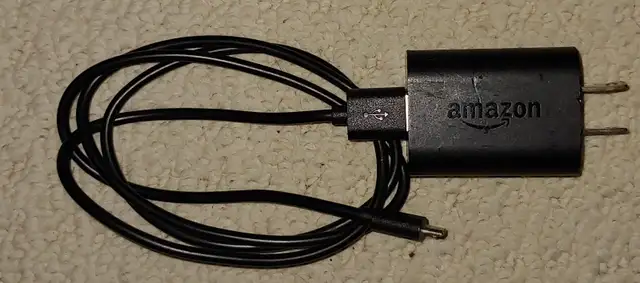 Amazon Adaptor/Charger in Cables & Connectors in Ottawa - Image 2