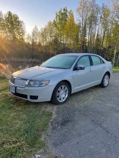 Selling beautiful condition Lincoln Zeyphr car was originally $47,000 back in 2006 and even has work...